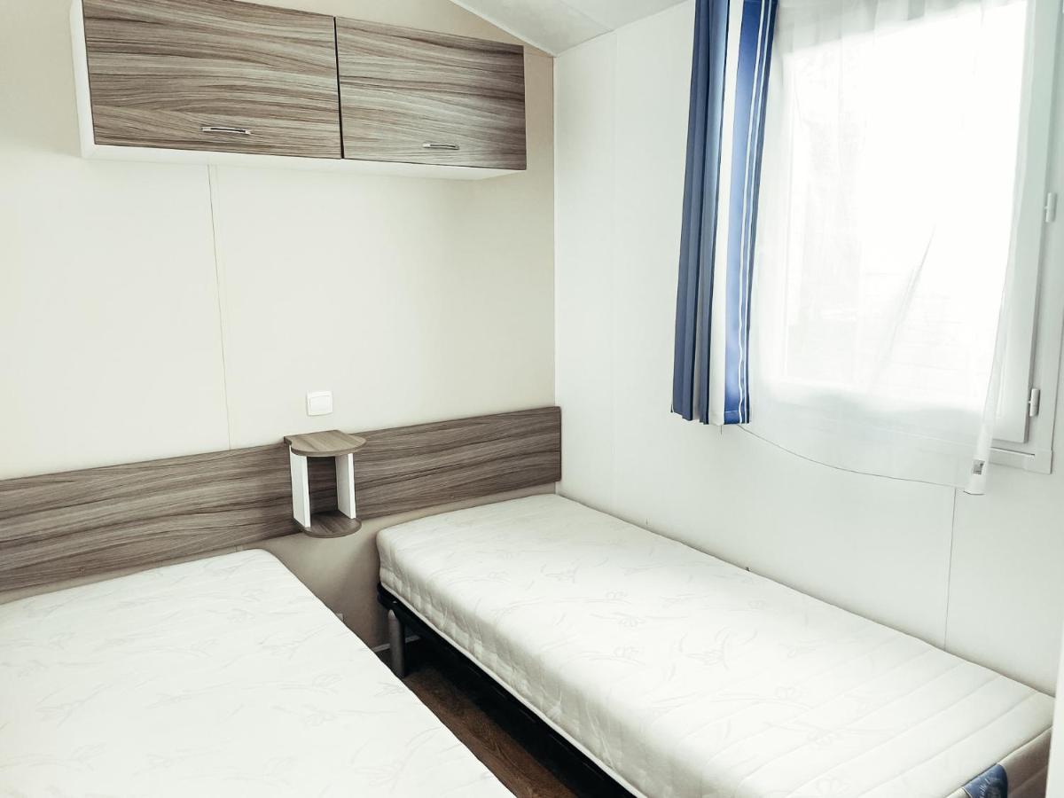 3 Bedroom Chalets Camping Lei Suves - Joycasa Roquebrune-sur Argens Εξωτερικό φωτογραφία