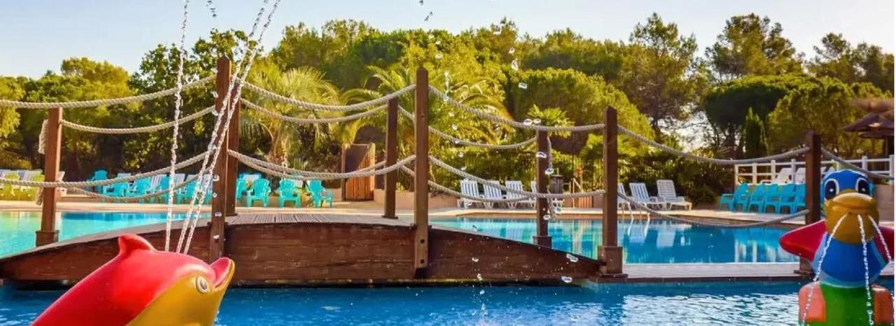3 Bedroom Chalets Camping Lei Suves - Joycasa Roquebrune-sur Argens Εξωτερικό φωτογραφία