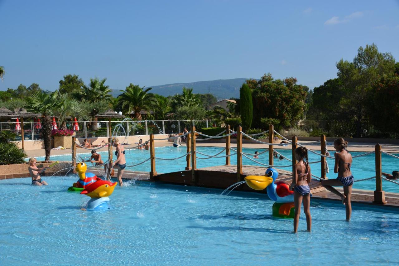 3 Bedroom Chalets Camping Lei Suves - Joycasa Roquebrune-sur Argens Εξωτερικό φωτογραφία