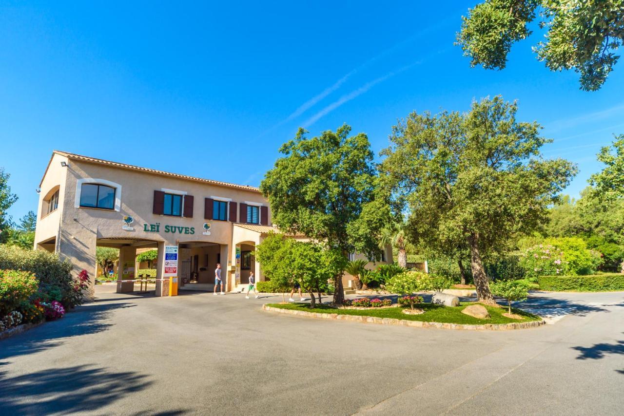 3 Bedroom Chalets Camping Lei Suves - Joycasa Roquebrune-sur Argens Εξωτερικό φωτογραφία