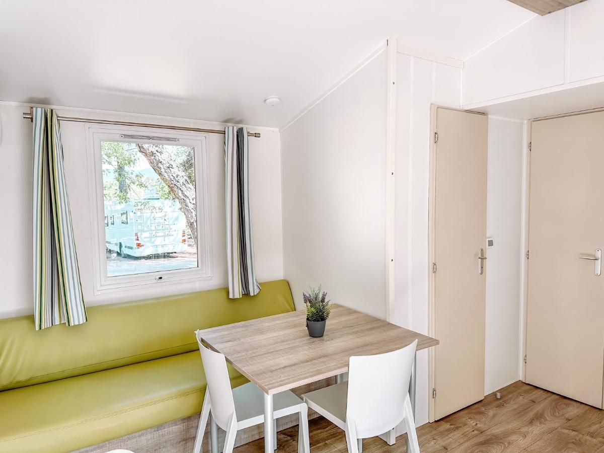 3 Bedroom Chalets Camping Lei Suves - Joycasa Roquebrune-sur Argens Εξωτερικό φωτογραφία