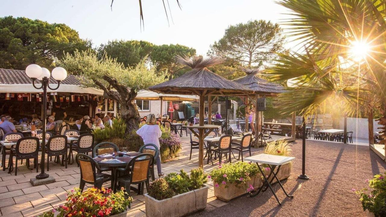 3 Bedroom Chalets Camping Lei Suves - Joycasa Roquebrune-sur Argens Εξωτερικό φωτογραφία